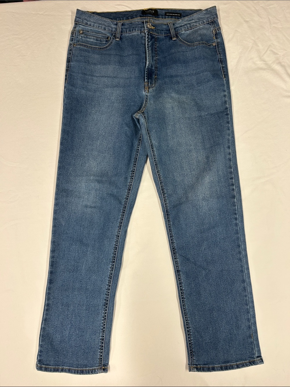 Women's Straight-Leg Jeans - Medium Blue Wash